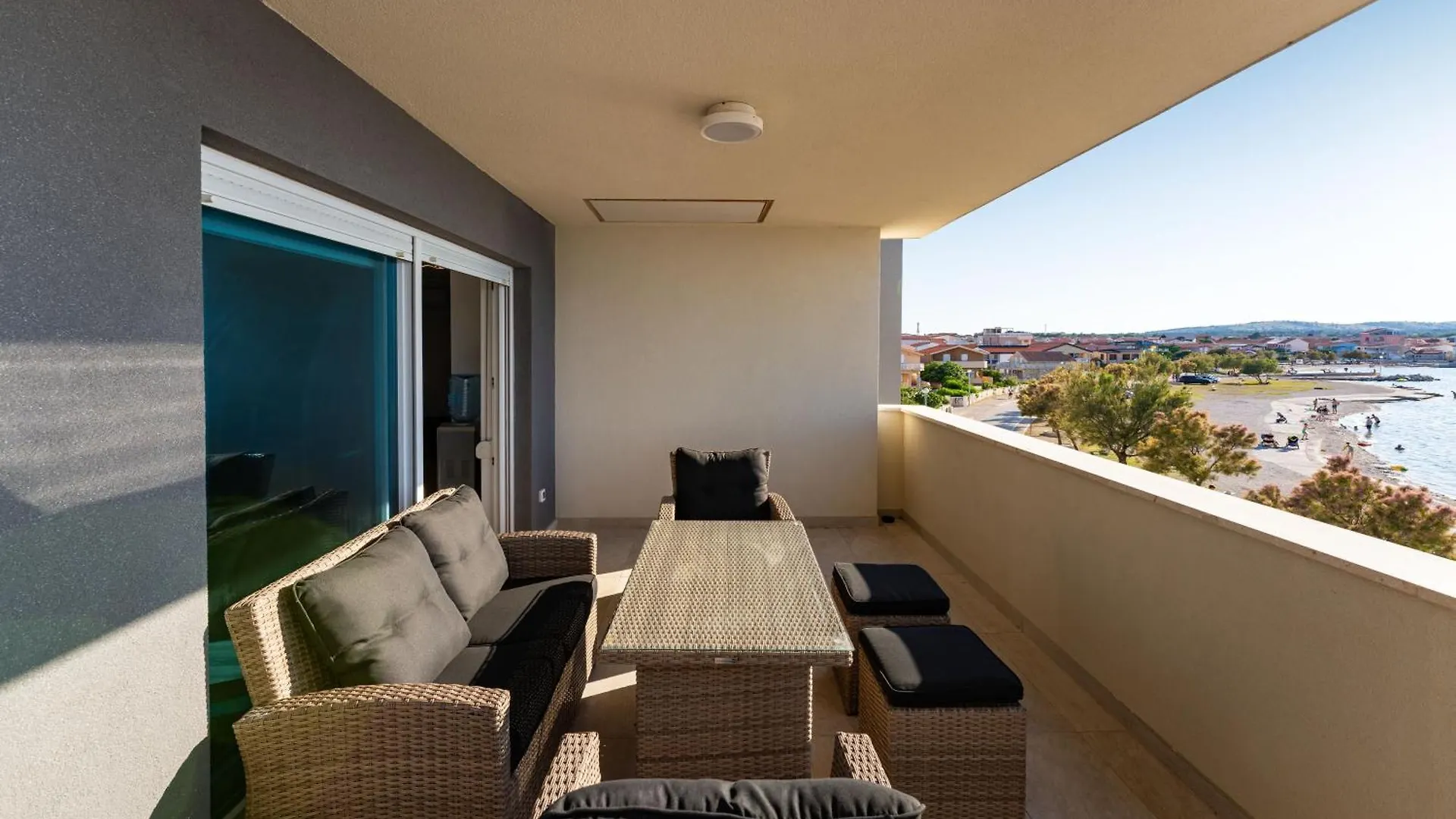 Lägenhet Luxury Beachfront Paradise Vir