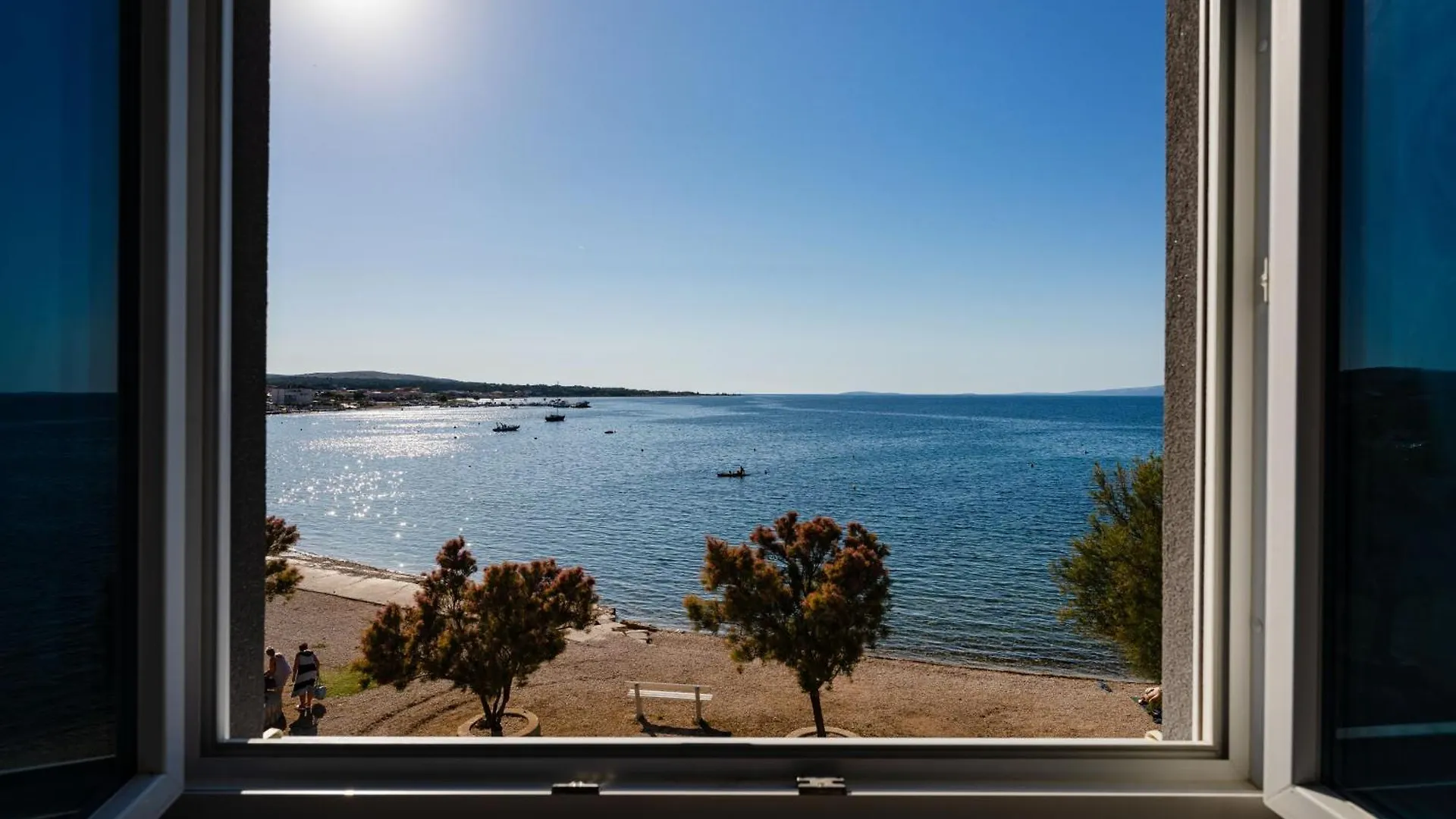 Luxury Beachfront Paradise Vir