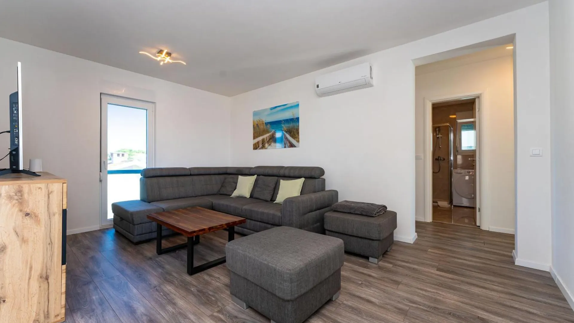 Luxury Beachfront Paradise Vir 0*,
