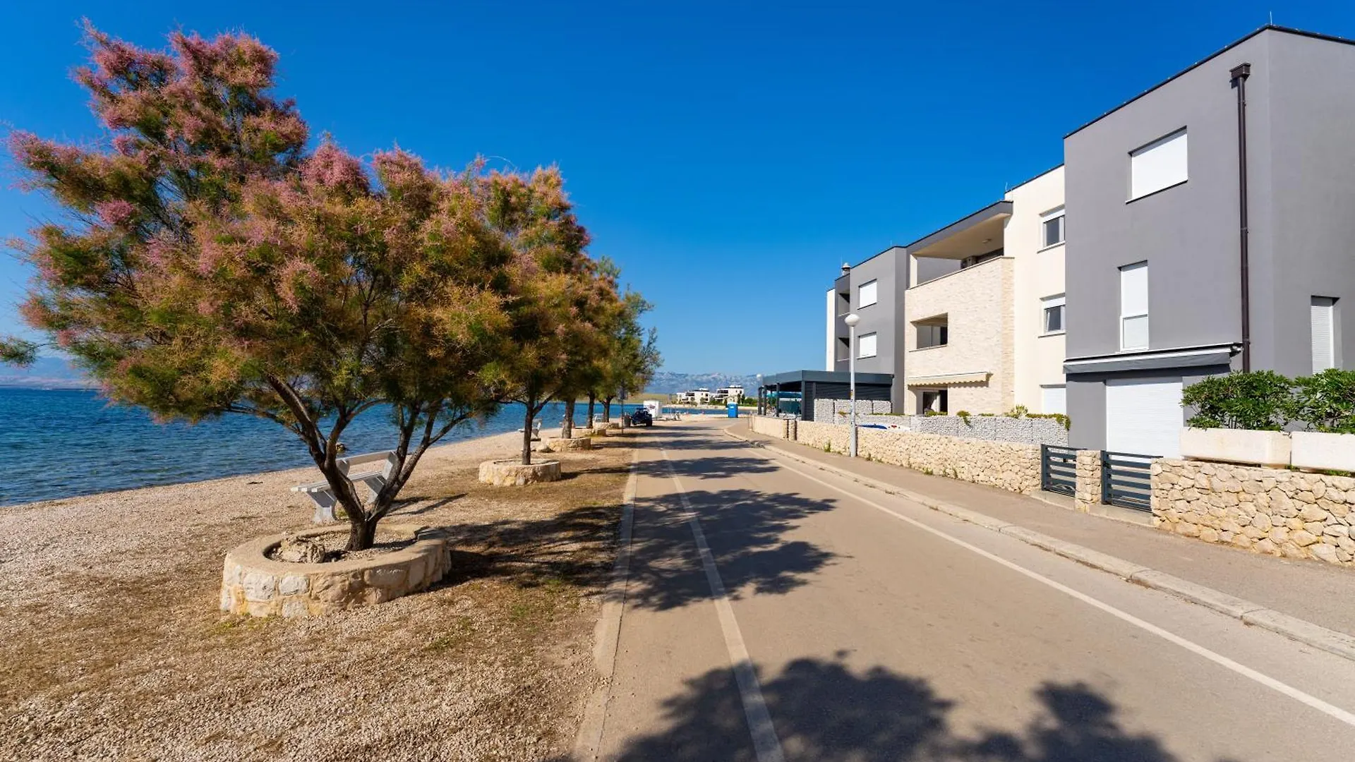 Luxury Beachfront Paradise Vir